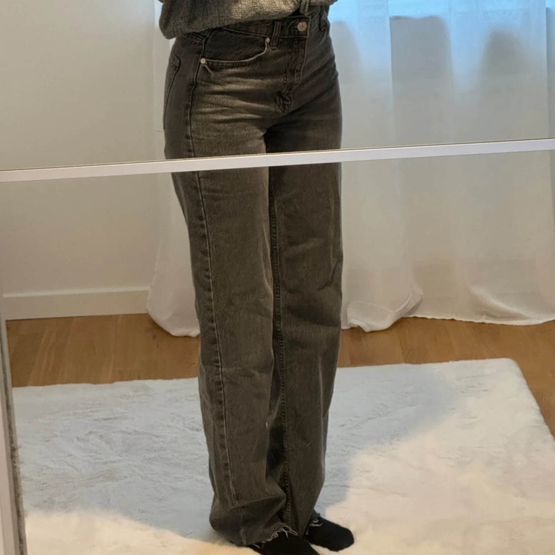 Grå jeans i rak modell - 91