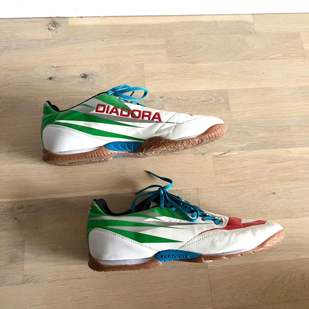 Diadora fotbollsskor storlek 46 . Skor.