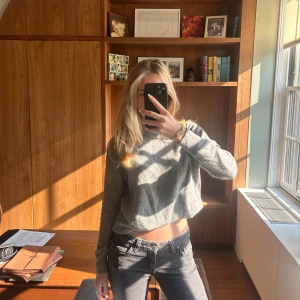 Kashmir tröja  - Jätte fin mörk grå Kashmir tröja. 