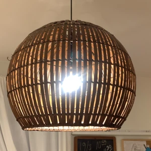 Lampa  - Fungerande  lampa. 