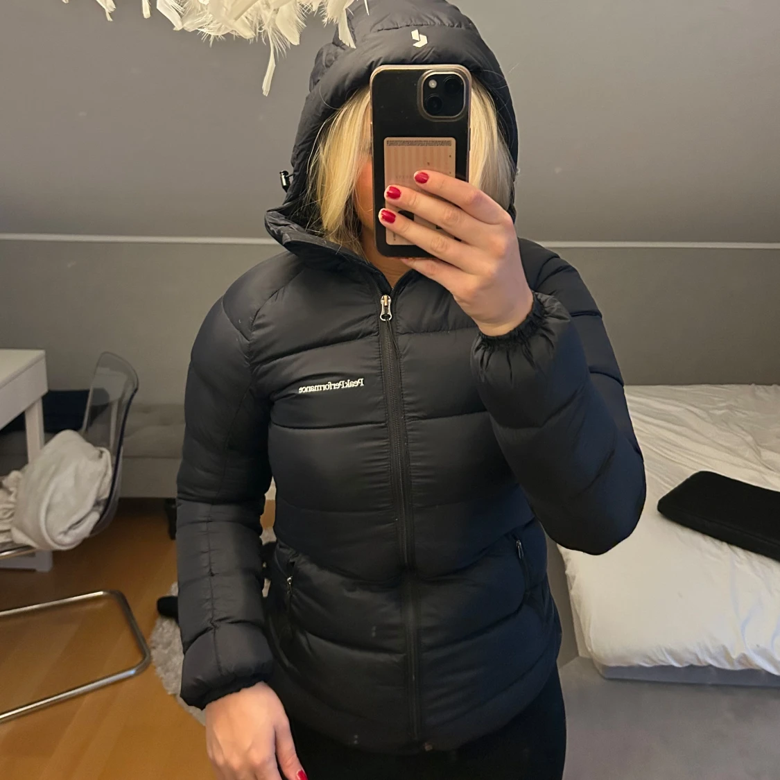 Svart vinterjacka från Peak Performance - 92