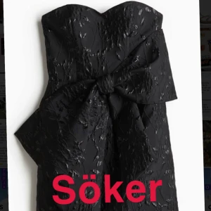 Klänning - Söker denna klänning från hm. St Xs eller S💖💖