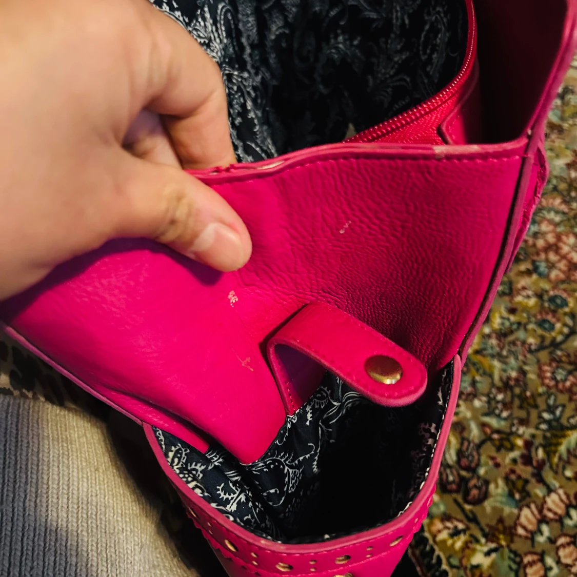 Rosa handväska med mönstrat foder - 92