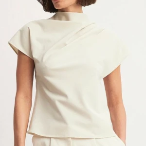 Fin topp från nakd  - Topp som ej kommer till använding, aldrig använd💕