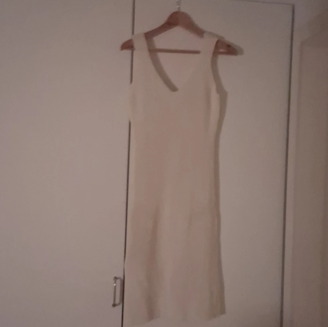 Vit stickad klänning från Shade