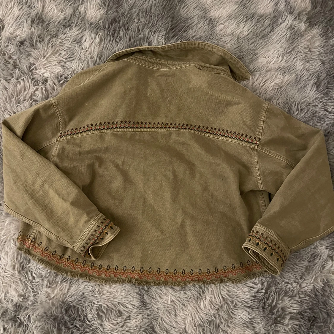 Olivgrön jacka från Zara - 91