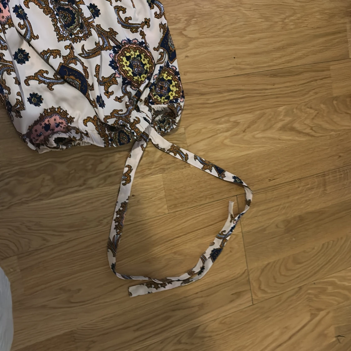 Mönstrad byxdress från Stockholmsklädmärke - 92