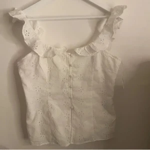 Somrig blus - Topp från hm i nyskick med lapp kvar !💕 strl M