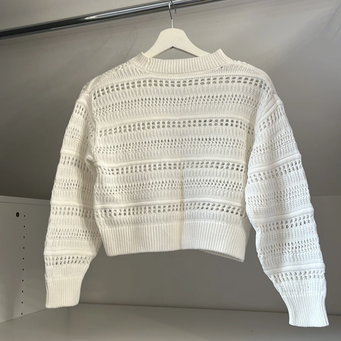 En vit virkad tröja från HM - 90