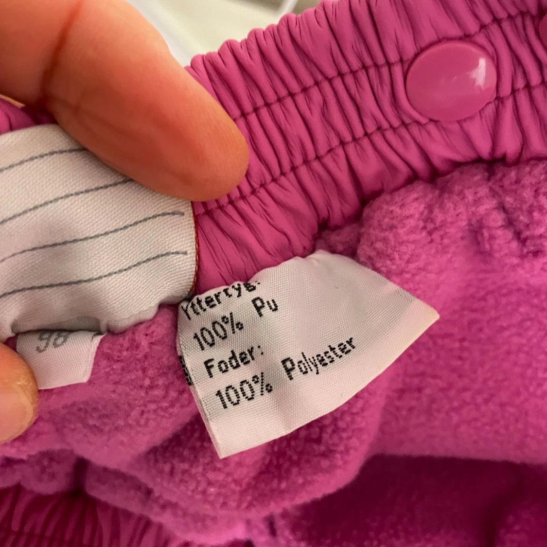 Rosa jacka med prickigt mönster - 91