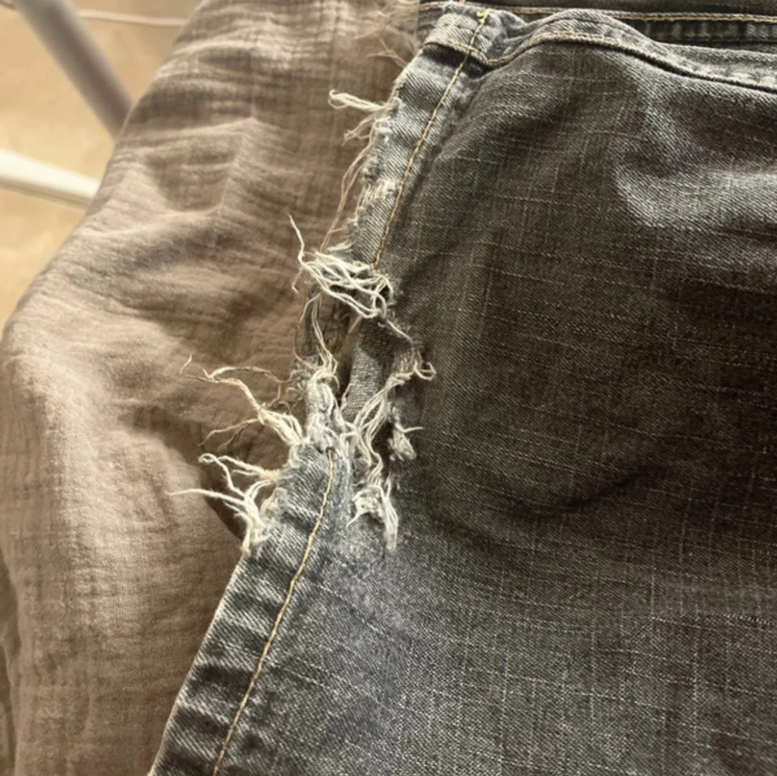 Jeans med mönster på fickorna  - 93