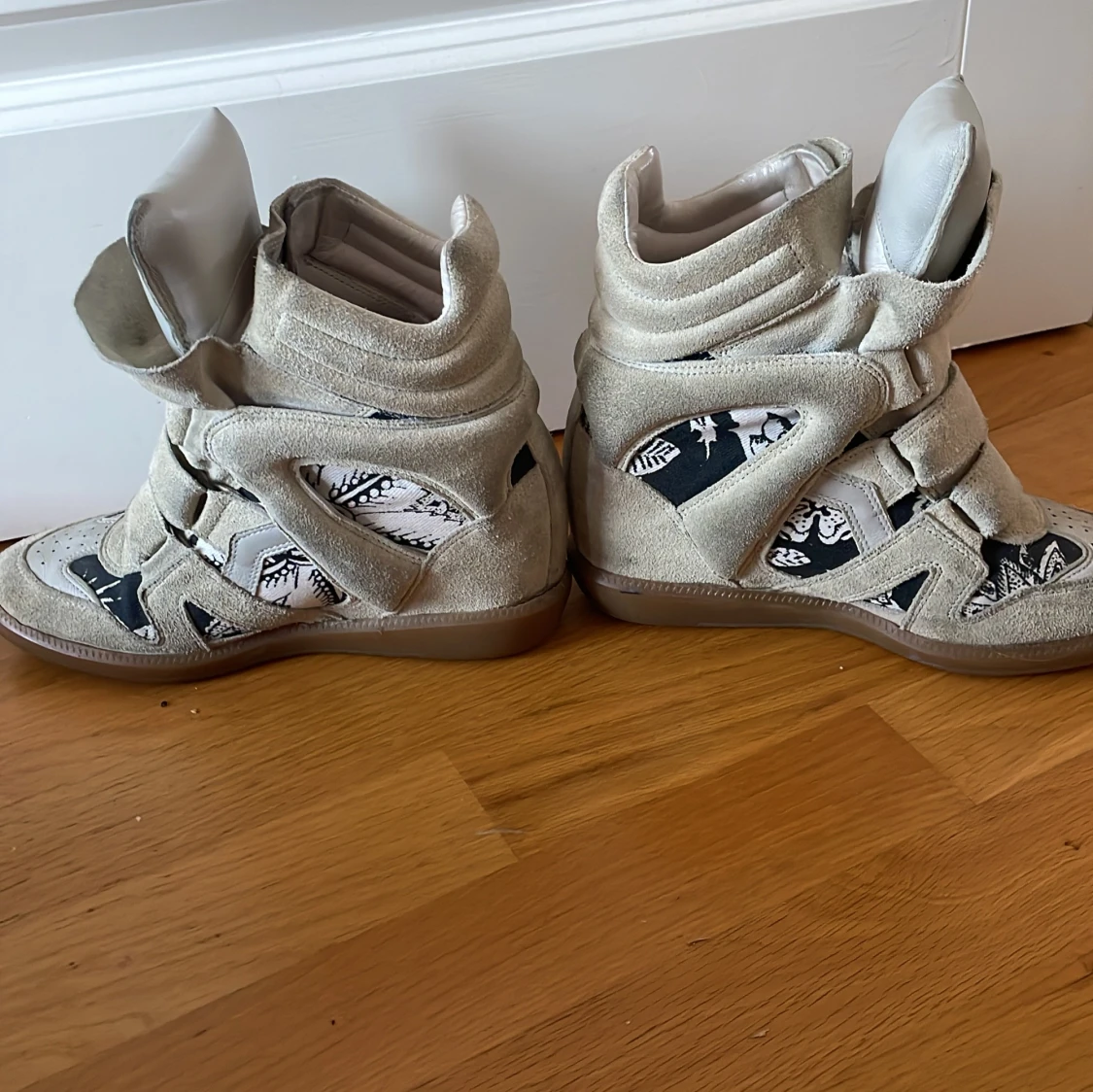 Isabel markant skor  - 90