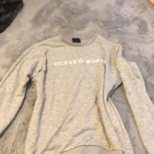 Grå fin hoodie - Skön 