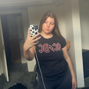 En AC/DC tröja - Säljer en AC/DC tröja, knappt använd🩷