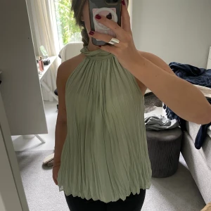 Zara topp - Super fin topp från Zara! Aldrig använd!!
