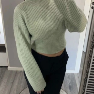 Stickad tröja weekday  - Storlek S