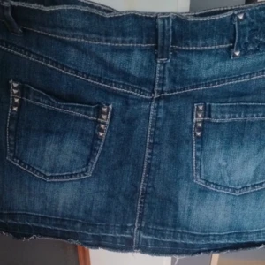 Jeans kjol - Säljer denna super coola jeans kjolen! ❤️ Pris kan diskuteras 😊❣️