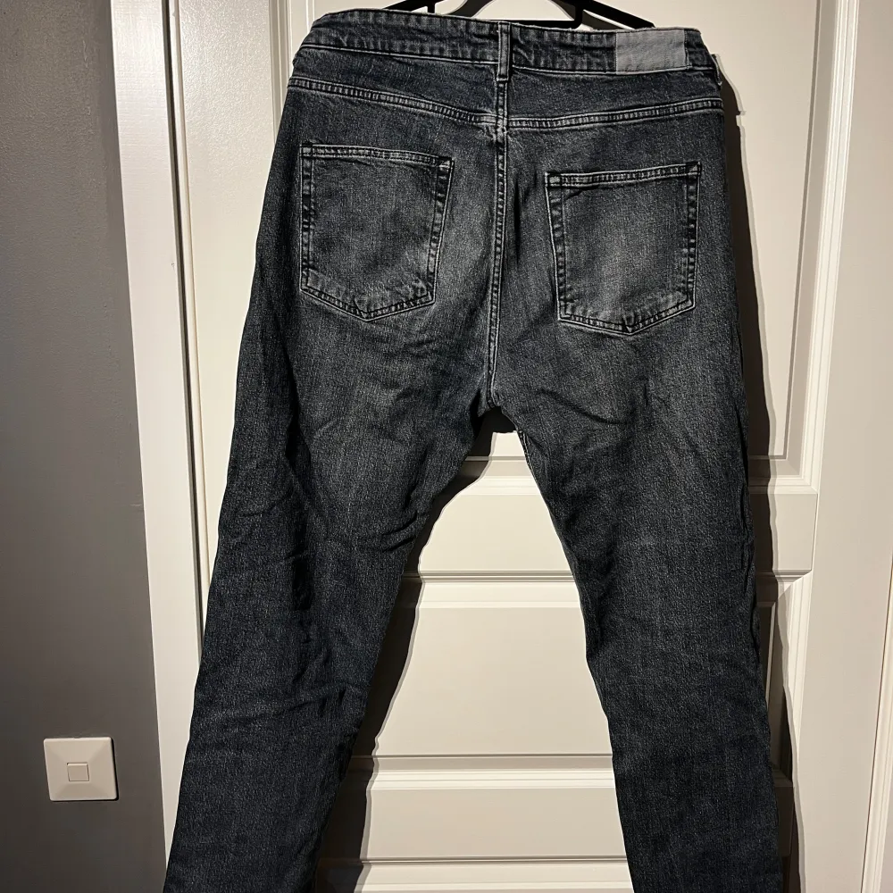 Super fina jeans som jag tröttnat lite på. Bara att höra av sig vid frågor eller annat 😊. Jeans & Byxor.