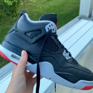 Jordan 4s bred reimagined - Nästan aldrig använda!  
