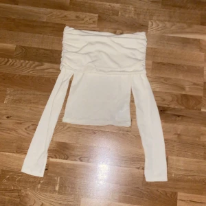 Fin stickad tröja - Bra skick använd typ 1 gång