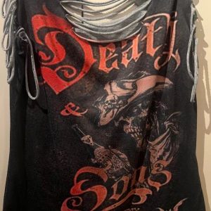 Punk tröja  - Punk tröja med slitna ärmar, skriv privat för fler bilder 