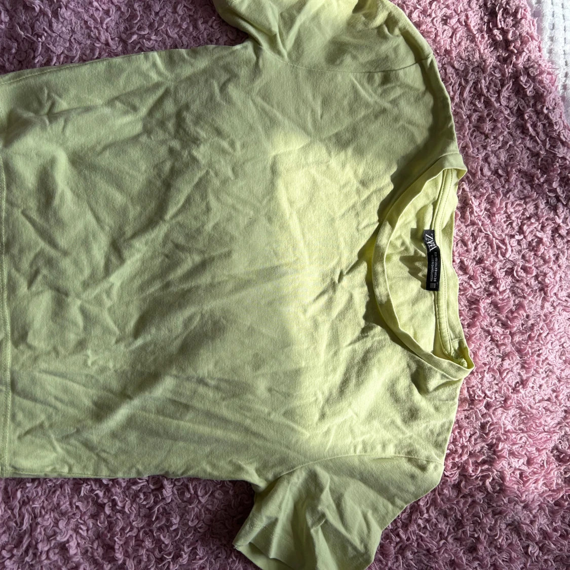 Gul t-shirt från H&M