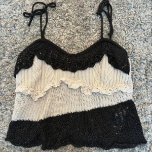 Linne - Linne från Zara. Axelbanden knutet man själv. Knappt använd🤍