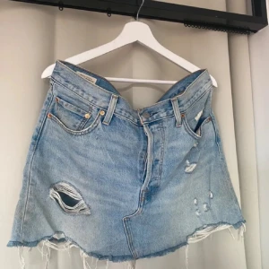 Levis jeanskjol - En jättefin jeanskjol från levis❤️😊