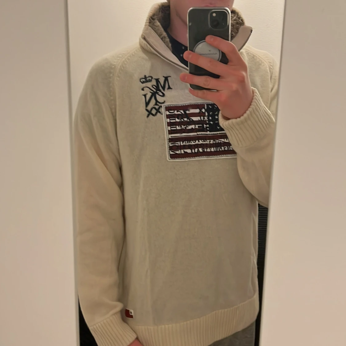 Kofta med pälskrage  - 4