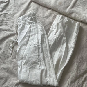 Linnebyxor  - Jättefin linnebyxor som är i hyfsat bra skick🥰den är i storlek s men är som en liten xs
