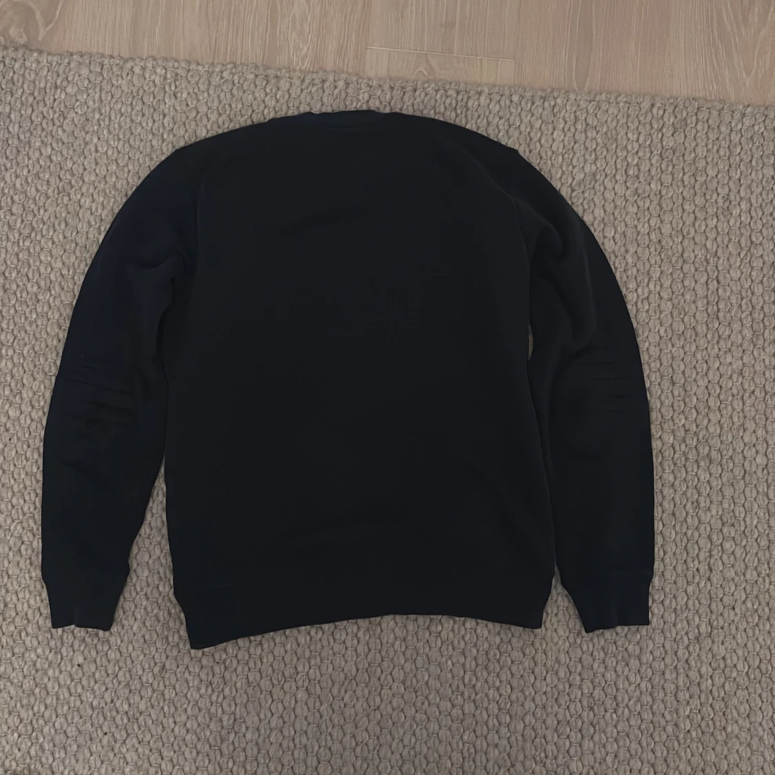 Mörkblå sweatshirt från GANT - 1