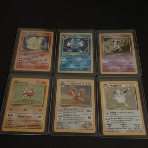 Holografiska Pokémon kort - 1995-2000 - Kom gärna med förslag på pris! Alla kort är holografiska och kommer från åren 1995-2000. Skick enligt bilder.