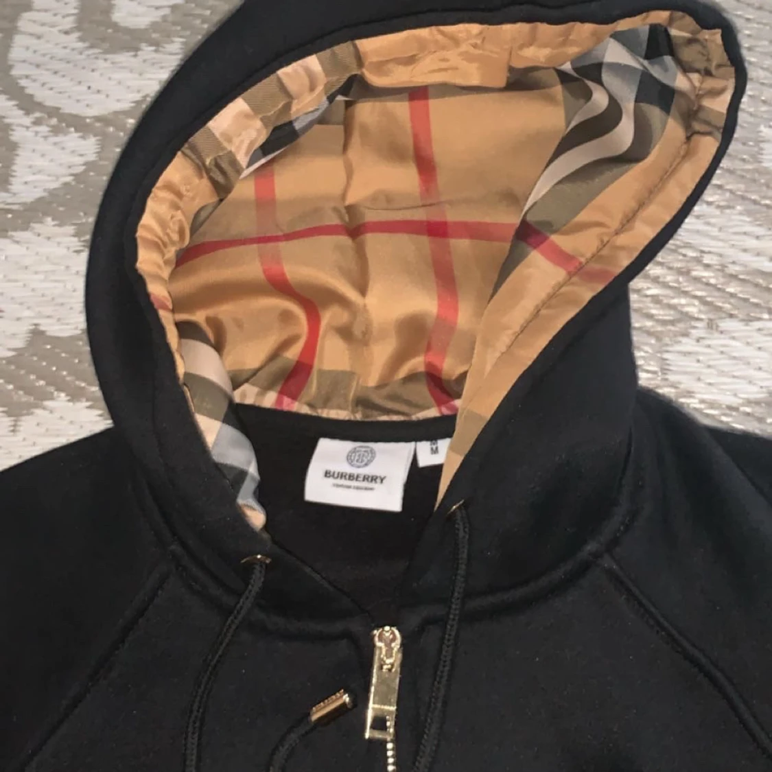 Svart hoodie från Burberry - 2