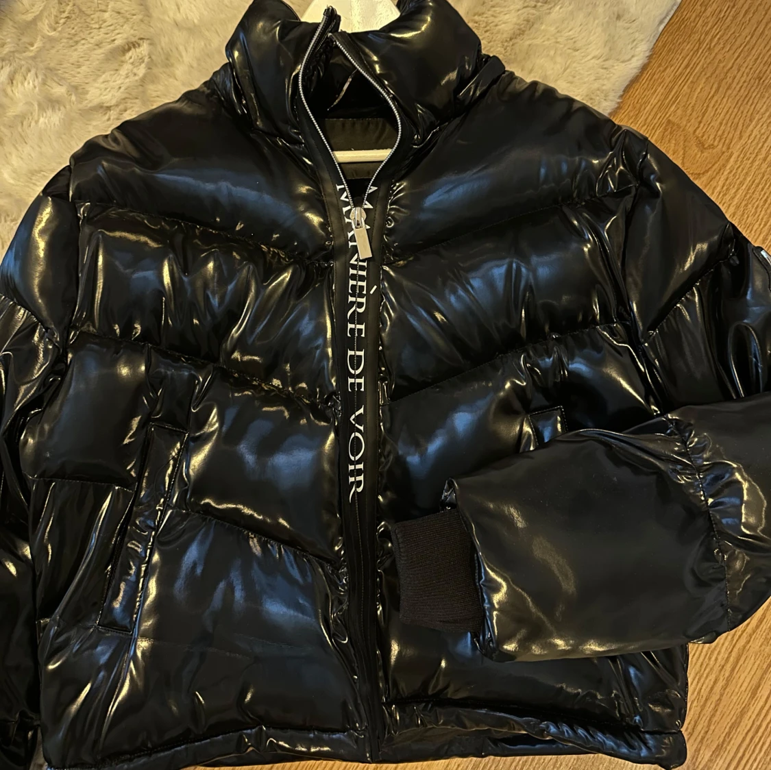 Svart pufferjacka från Manière De Voir - 1