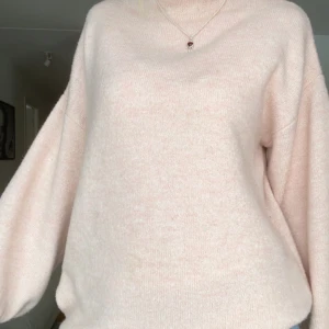 Stickad tröja - Jättemysig ljusrosa tröja💓