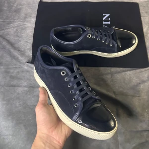 Lanvin toecap skor - Mycket fint skick 9/10 | uk 7 fits 41/42 | dustbag medföljer | fraktar inom 24 timmar spårbart med postnord eller instabox |