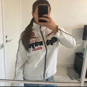 Jacka - En fin höst jacka knappt använd 