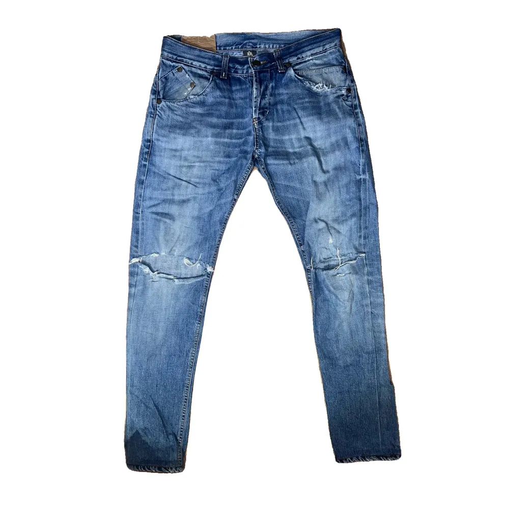 - Jeans Coloured - Storlek: EU 31 - Fint skick (9/10) - Nypris: 3200 SEK. Jeans & Byxor.