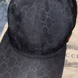 Gucci keps svart - Gucci keps svart kvitto finns