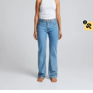 Low waist jeans - Säljer dessa jeans från bikbok i storlek W24/L32 Pga för stora på mig. Använd någon gång, bra skick. Skriv för egna bilder