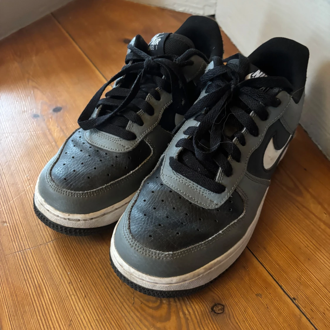 Air force 1 helt nya skor i princip stl 38,5