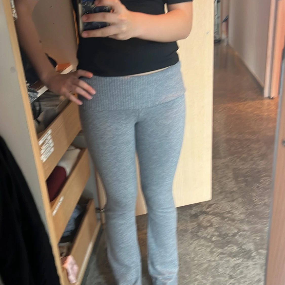 Low waist mjukisbyxor från Gina - 93