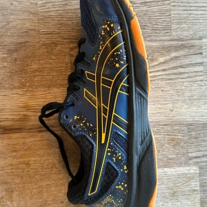 Asics Flare 7. - Nya skor. Storlek 38.