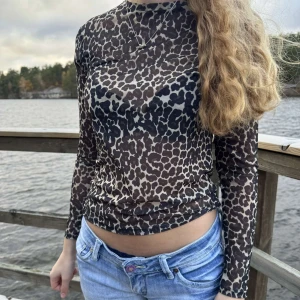 Leopardtopp i mesh - Så fin leopard topp!