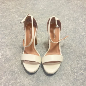 Klackskor - Säljer ni mina klackskor då jag har bara andvänt den 1 gång 