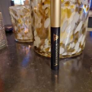 Mascara - L'Oréal Paris voluminous extra black ×5 Nytt & oöppnad
