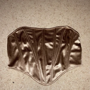 Guld croptop - :)