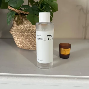 Anua 77% heartlef soothing toner - Anua 77% heartlef soothing toner. 250ml. Använd några gånger.
