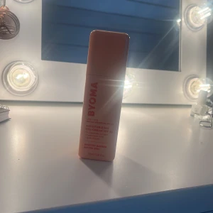 Byoma moisturizing Gel-cream SPF 30 - Använd ca 5 gånger, bra skick 💗köpte för 219kr och säljer för 130kr