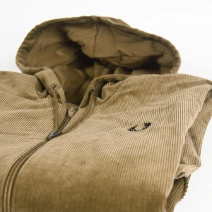 Fred Perry hoodie  - Säljer denna Fred Perry zip hoodien pga att jag inte har nån användning för den🤍Använts ett fåtal gånger, skick 9,5/10🥰Skriv gärna för fler frågor❤️‍🔥